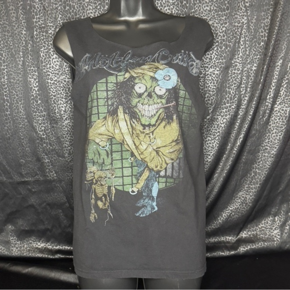 Distressed Motley Crüe PUSHEAD design Dr Feelgood
Custom Tank Size Small